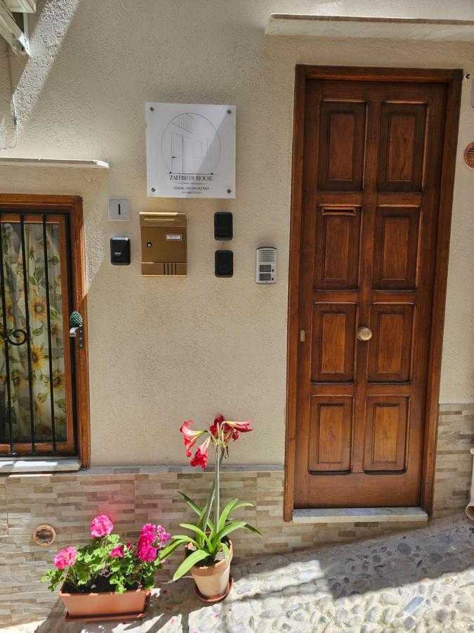 Zaffiro'S House Hotel Чефалу Екстериор снимка